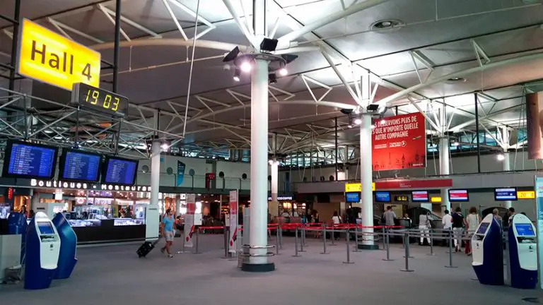 Aéroport Marseille Départ - Bureau des Horaires de Vol en Ligne
