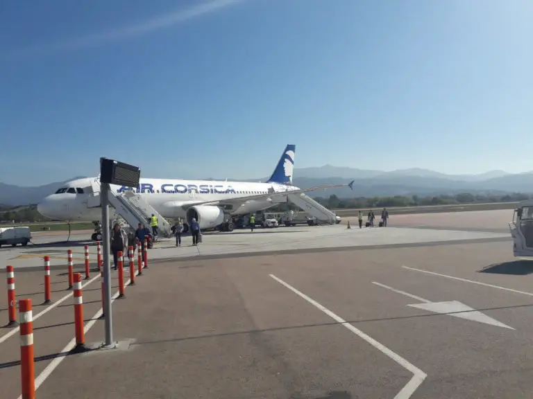 Aeroport Ajaccio Napoléon Bonaparte (AJA) Flightradars24.fr